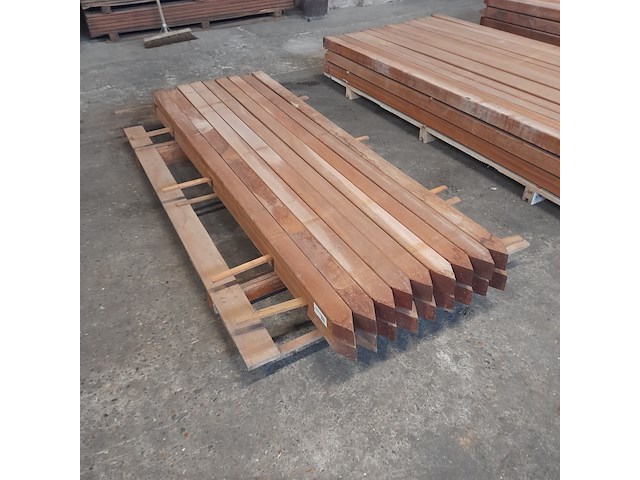 Ca. 18x hardhouten paal, 6,8 x 6,8 x 200 cm - afbeelding 1 van  5