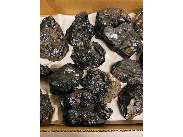 Ca. 18x hematiet clusters - afbeelding 4 van  6