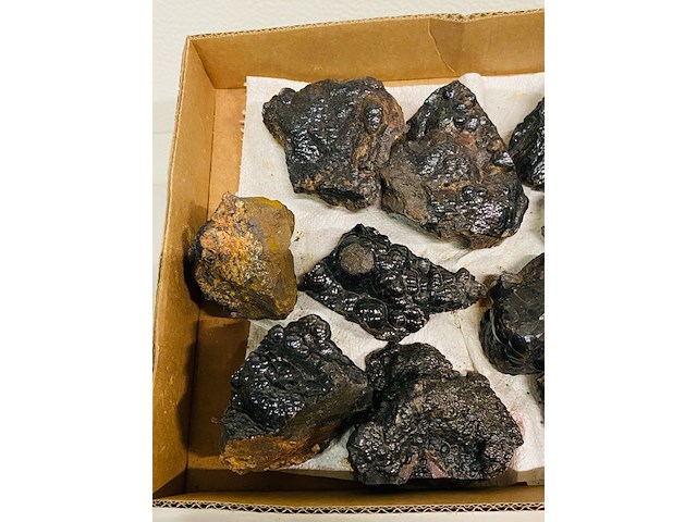 Ca. 18x hematiet clusters - afbeelding 5 van  6