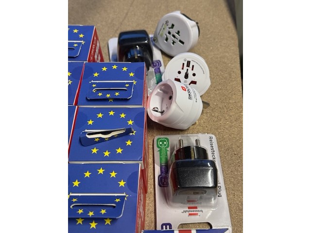 Ca. 18x reisstekker o.a.: skross - afbeelding 5 van  5