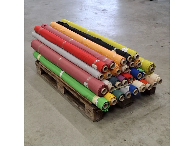 Ca. 18x rol fijne katoenen canvas | brandwerend - afbeelding 1 van  8