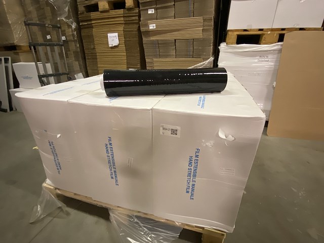 Ca. 18x rollen handwikkelfolie, zwart - afbeelding 1 van  3