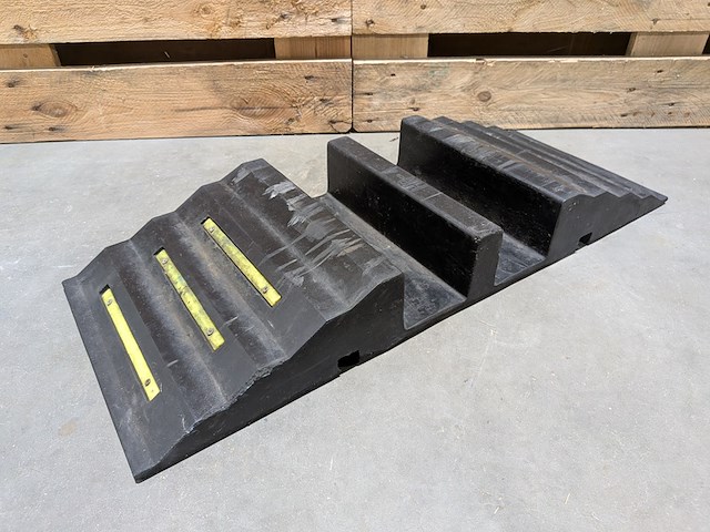 Ca. 18x slang- en kabelbrug, 2 kanalen - afbeelding 2 van  6