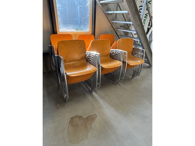 Ca. 18x stoel , stapelbaar - afbeelding 5 van  9