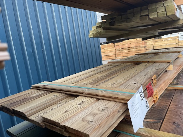 Ca. 18x thermo vuren shiplap, 20x142mm, lengte 420cm - afbeelding 1 van  3