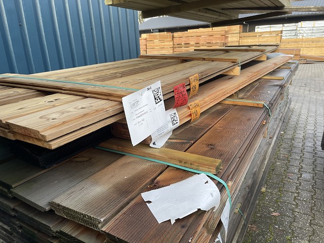 Ca. 18x thermo vuren shiplap, 20x142mm, lengte 420cm - afbeelding 2 van  3