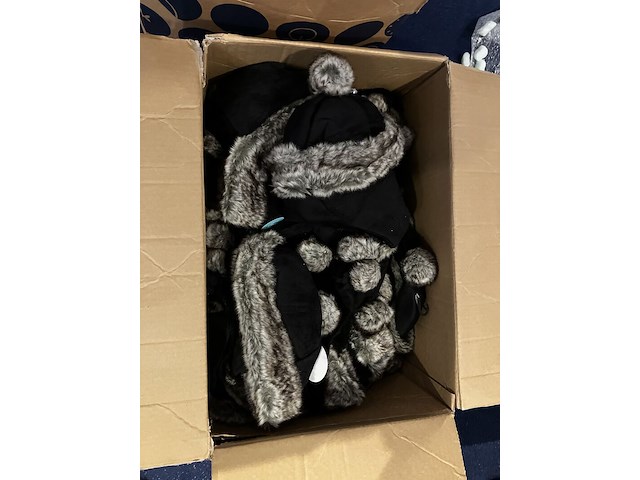 Ca. 190x mutsen, dan carol - afbeelding 1 van  5