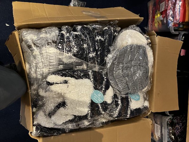 Ca. 190x mutsen, dan carol - afbeelding 2 van  5