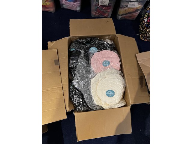 Ca. 190x mutsen, dan carol - afbeelding 3 van  5