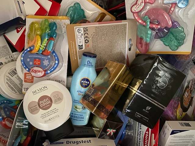 Ca. 190x speelgoed, baby en verzorging, vtech, little dutch, nivea etc. - afbeelding 2 van  6