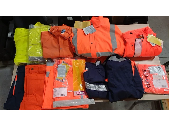 Ca. 195x diverse werkkleding - afbeelding 14 van  14
