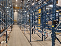 Ca. 196 meter palletstelling met gangpad geleiding - afbeelding 6 van  13