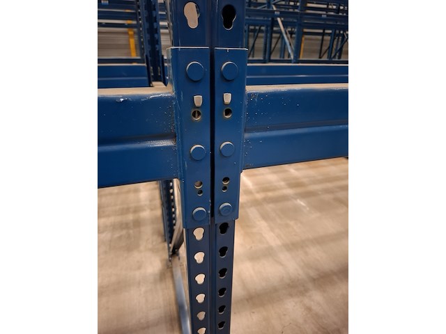 Ca. 196 meter palletstelling met gangpad geleiding - afbeelding 7 van  13