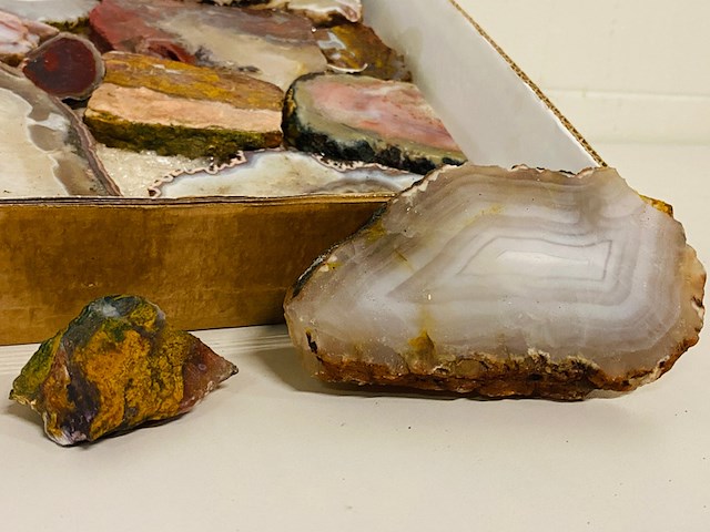 Ca. 19x agaat plakken natuurlijk gekleurd - afbeelding 2 van  7
