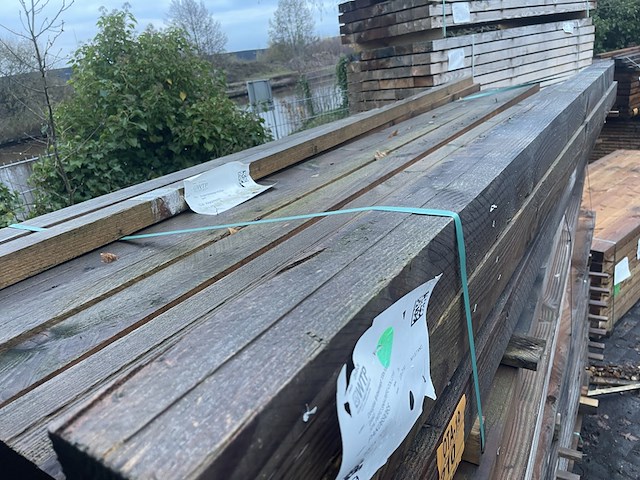 Ca. 19x douglas balken fijnbezaagd, 100x100mm, lengte 300cm - afbeelding 1 van  3