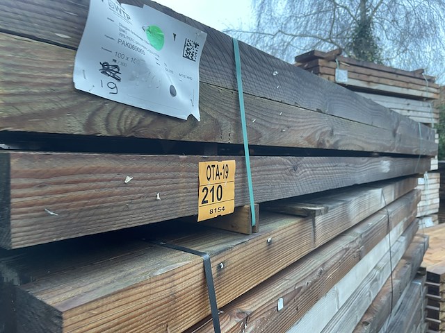 Ca. 19x douglas balken fijnbezaagd, 100x100mm, lengte 300cm - afbeelding 2 van  3
