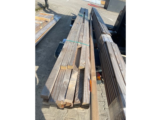 Ca. 19x douglas regels fijnbezaagd, 32x45mm, lengte 400cm - afbeelding 1 van  3