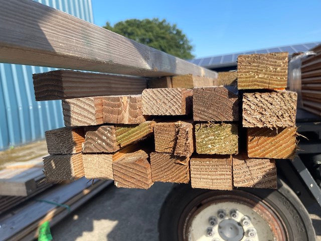 Ca. 19x douglas regels fijnbezaagd, 32x45mm, lengte 400cm - afbeelding 3 van  3