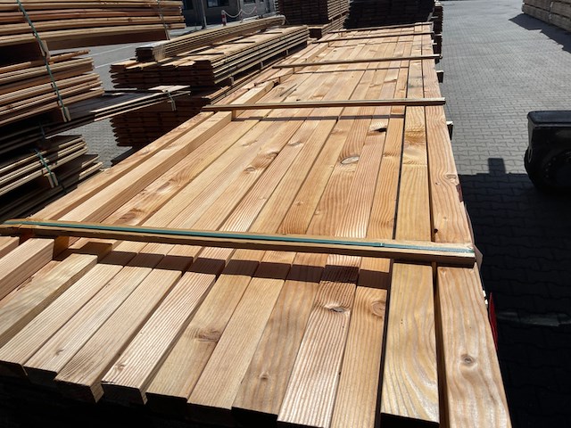 Ca. 19x douglas regels geschaafd, 40x70mm, lengte 500cm - afbeelding 1 van  3
