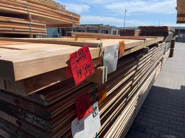 Ca. 19x douglas regels geschaafd, 40x70mm, lengte 500cm - afbeelding 2 van  3
