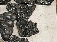 Ca. 19x goethiet ruwe brokken - afbeelding 6 van  6