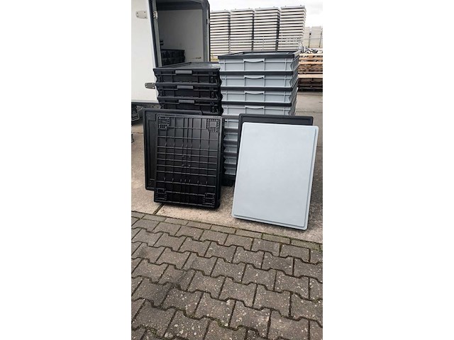 Ca. 19x grote bakken met deksel in 2 kleuren, grijs / chroom - afbeelding 1 van  5