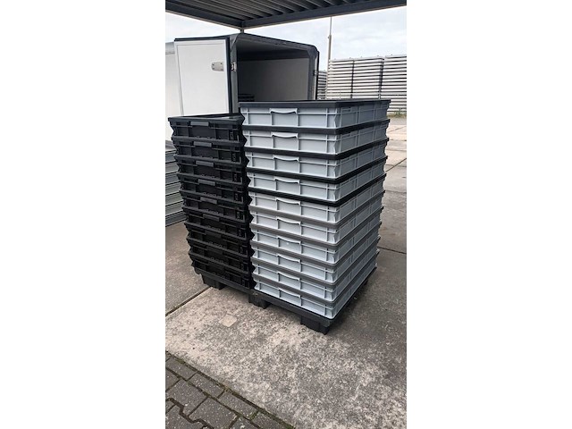 Ca. 19x grote bakken met deksel in 2 kleuren, grijs / chroom - afbeelding 3 van  5
