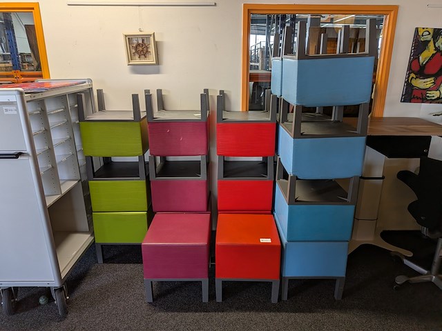 Ca. 19x krukje, groen, roze, rood & blauw - afbeelding 1 van  1