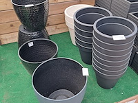 Ca. 19x kunststof/ metalen bloempot, o.a. geli - afbeelding 1 van  13