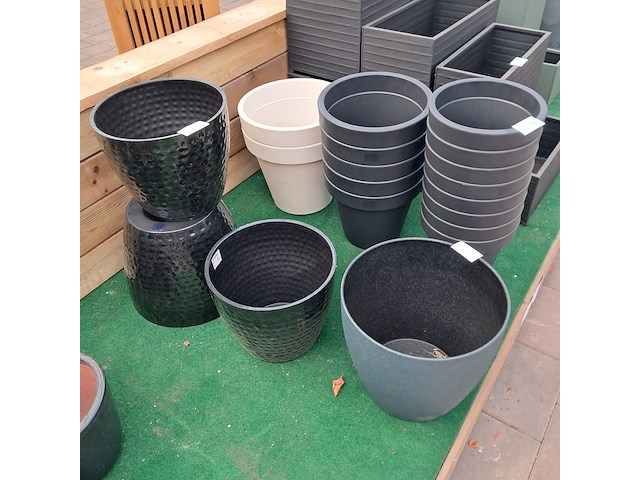 Ca. 19x kunststof/ metalen bloempot, o.a. geli - afbeelding 6 van  13