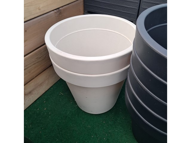 Ca. 19x kunststof/ metalen bloempot, o.a. geli - afbeelding 7 van  13