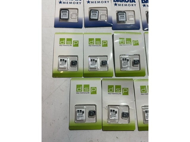 Ca. 19x sd + micro sd kaarten 16, 32, 64 en 128 gb - afbeelding 4 van  7