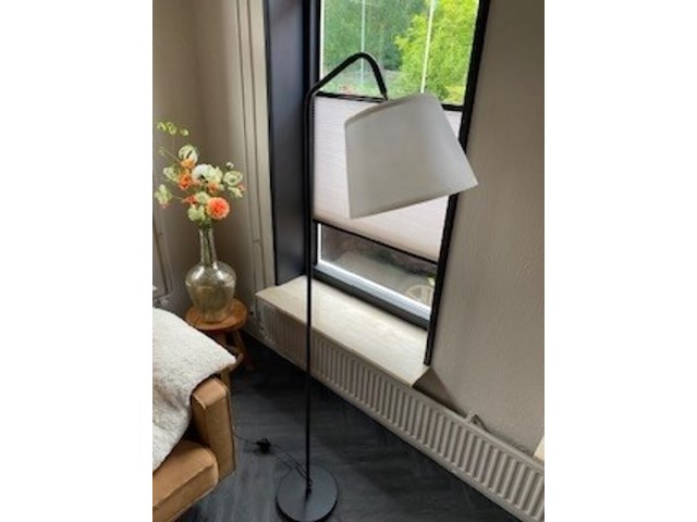Ca. 19x staande lampen, zwart, 2025 - afbeelding 1 van  8