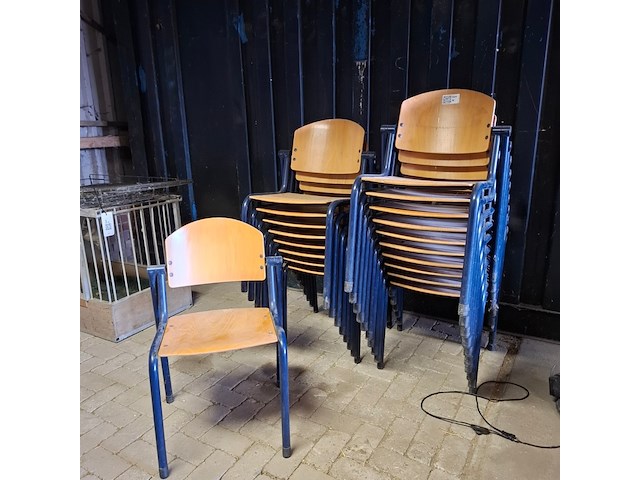 Ca. 19x stapel stoel - afbeelding 1 van  6