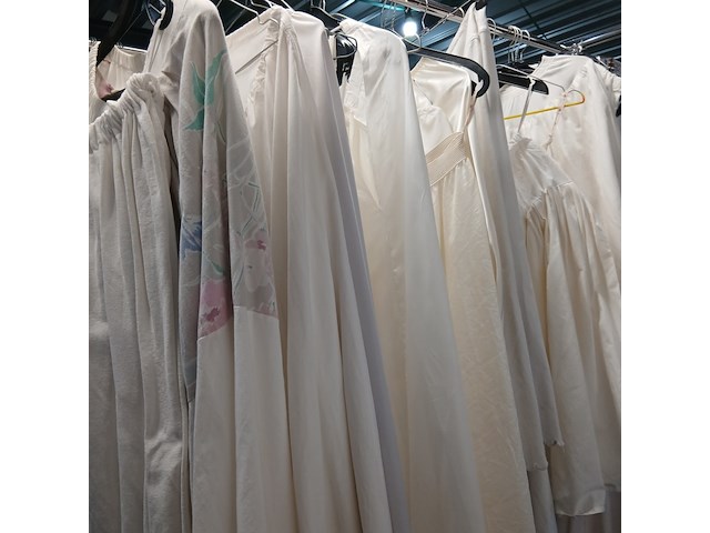 Ca. 19x vrouw, middeleeuwen onderkleding - afbeelding 1 van  6