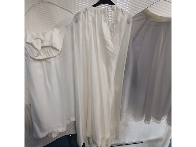 Ca. 19x vrouw, middeleeuwen onderkleding - afbeelding 4 van  6