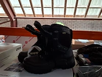 Ca. 200 paar diverse werkschoenen, laarzen, klompen o.a. dunlop, bekina, uvex, bata - afbeelding 3 van  23