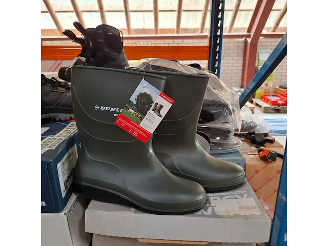 Ca. 200 paar diverse werkschoenen, laarzen, klompen o.a. dunlop, bekina, uvex, bata - afbeelding 5 van  23