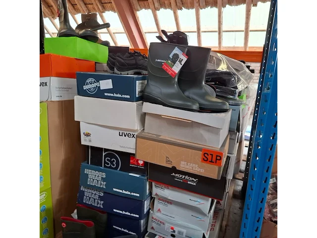 Ca. 200 paar diverse werkschoenen, laarzen, klompen o.a. dunlop, bekina, uvex, bata - afbeelding 7 van  23