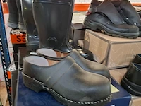 Ca. 200 paar diverse werkschoenen, laarzen, klompen o.a. dunlop, bekina, uvex, bata - afbeelding 20 van  23