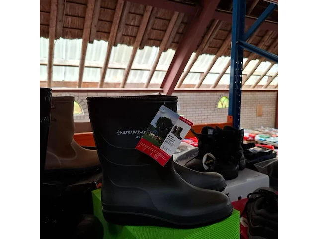Ca. 200 paar diverse werkschoenen, laarzen, klompen o.a. dunlop, bekina, uvex, bata - afbeelding 23 van  23