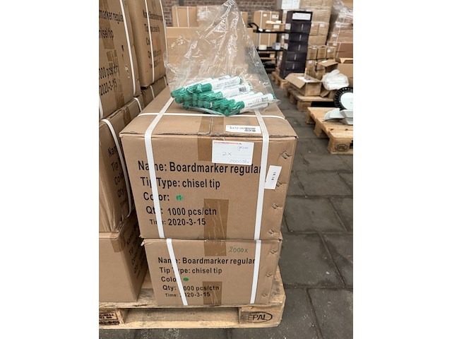 Ca. 2000x boardmarker regular chisel tip groen - afbeelding 1 van  3