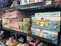 Ca. 200x divers kinderspeelgoed w.o. fitness bal, opbergmap, o.a. fit4kids - afbeelding 1 van  6