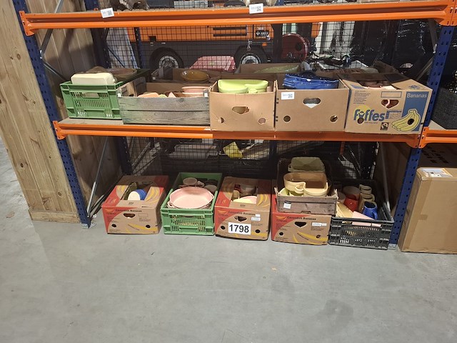 Ca. 200x frans aardewerk , terre de couleurs, o.a. schalen en kannen - afbeelding 2 van  10