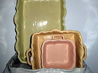 Ca. 200x frans aardewerk , terre de couleurs, o.a. schalen en kannen - afbeelding 1 van  10