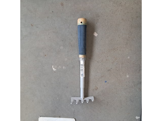 Ca. 200x hand tuin gereedschap & diversen - afbeelding 11 van  15