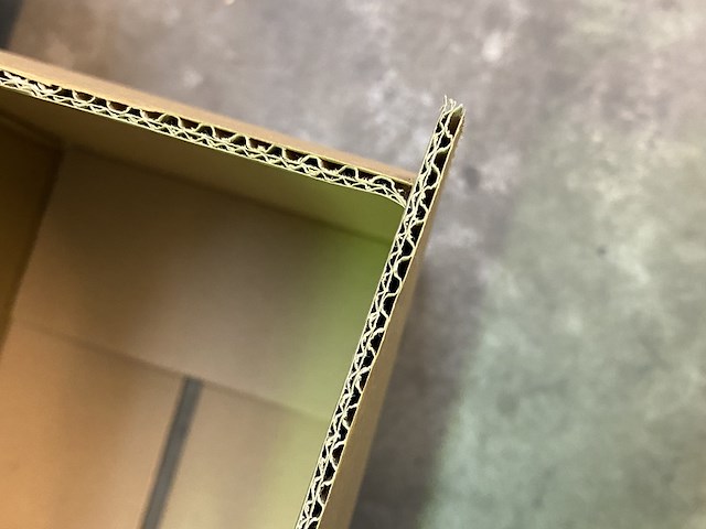 Ca. 200x lange verzenddozen 105x23x23cm dubbelgolf, bruin - afbeelding 3 van  3