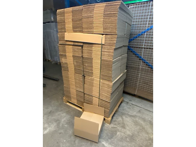 Ca. 200x verzenddozen, dubbelgolf, bruin, 39x39x14cm - afbeelding 1 van  4