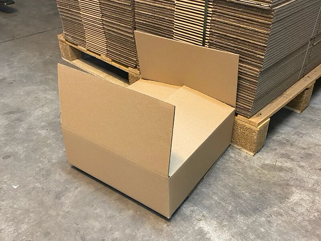 Ca. 200x verzenddozen, dubbelgolf, bruin, 39x39x14cm - afbeelding 2 van  4