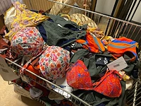 Ca. 201x badmode, bikinibroekjes en -topjes, cyell, fantasie, shiwi etc.